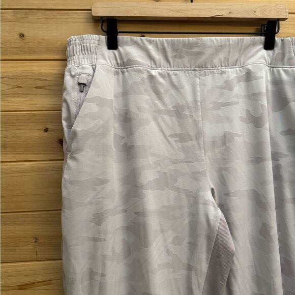 Athleta Size 16 Lavender Brooklyn Lined Camouflage Drawstring Waistband Jogger - Picture 6 of 14